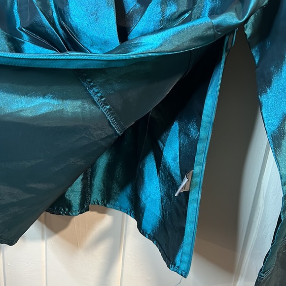 signature by Larry Levine formal turquoise blue - Picture 9 of 10